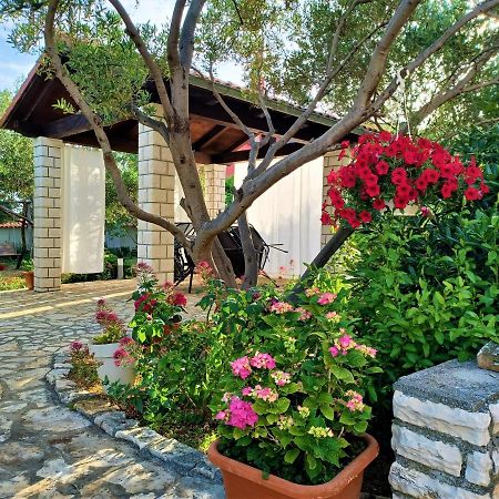 Apartmani Milena Barbat na Rabu Bagian luar foto