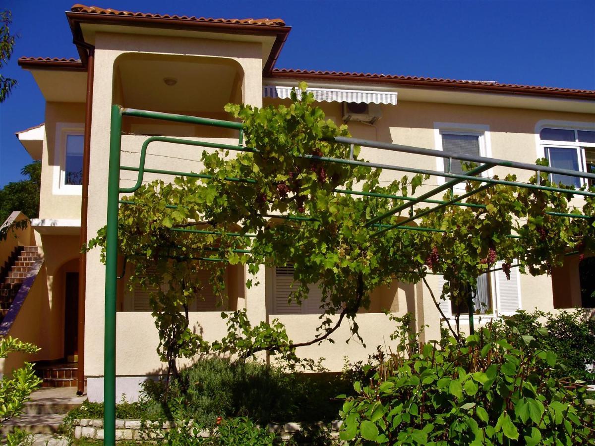 Apartmani Milena Barbat na Rabu Bagian luar foto