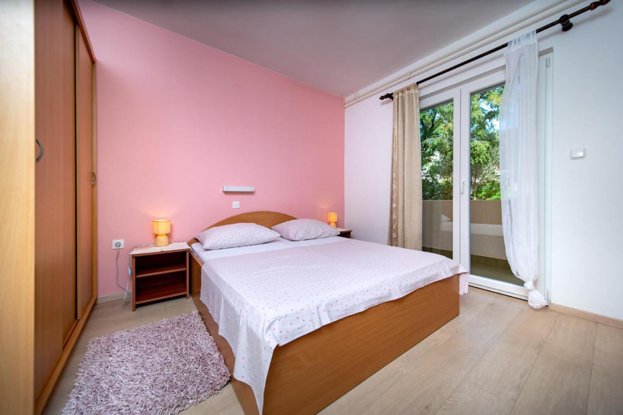 Apartmani Milena Barbat na Rabu Bagian luar foto