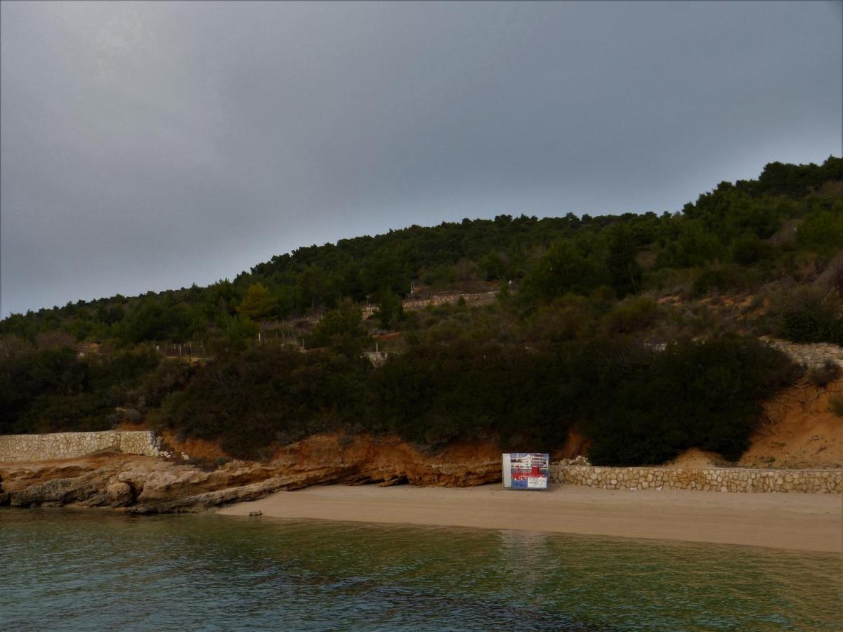 Apartmani Milena Barbat na Rabu Bagian luar foto