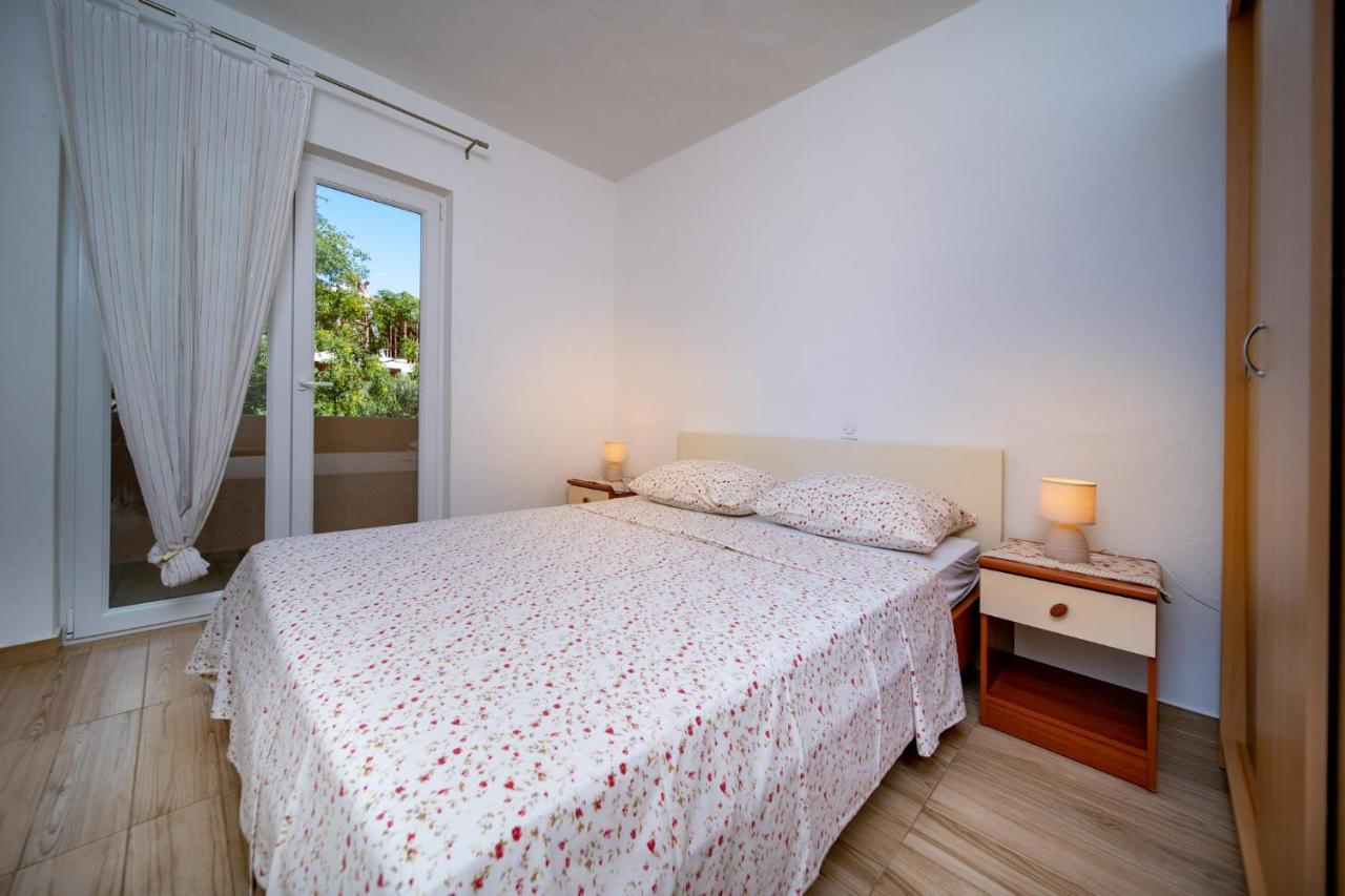 Apartmani Milena Barbat na Rabu Bagian luar foto