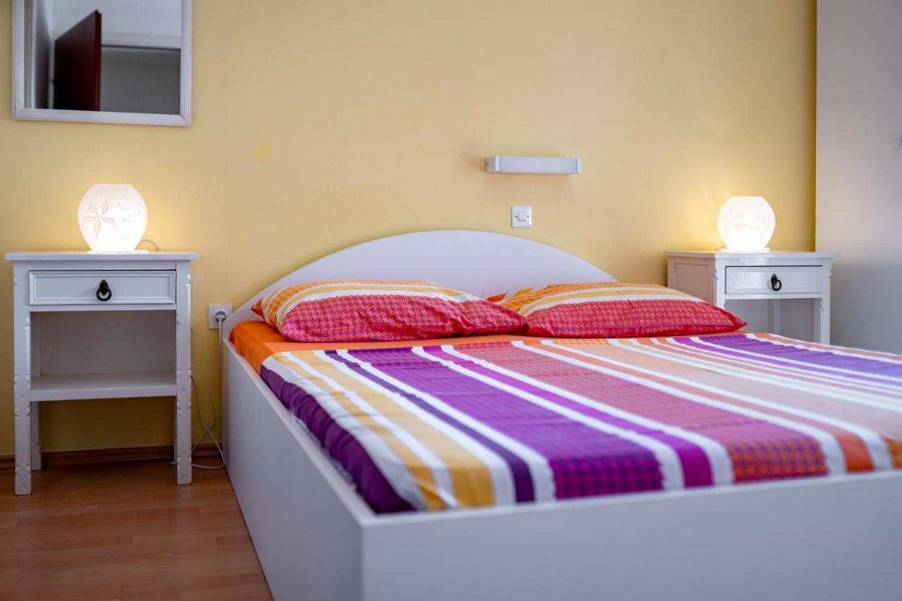 Apartmani Milena Barbat na Rabu Bagian luar foto