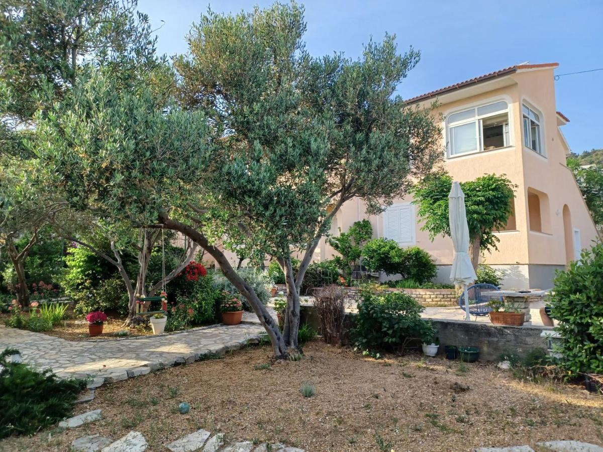Apartmani Milena Barbat na Rabu Bagian luar foto