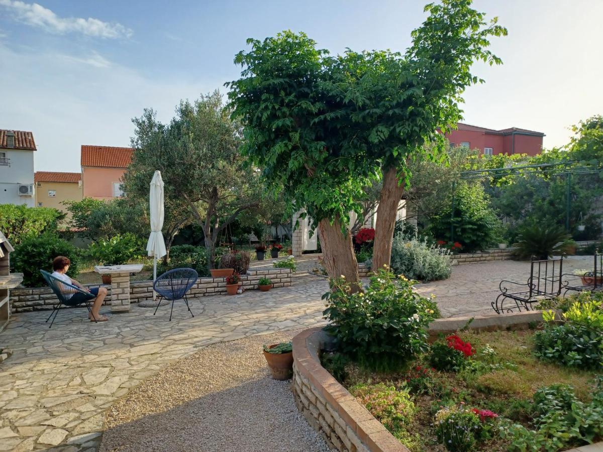 Apartmani Milena Barbat na Rabu Bagian luar foto